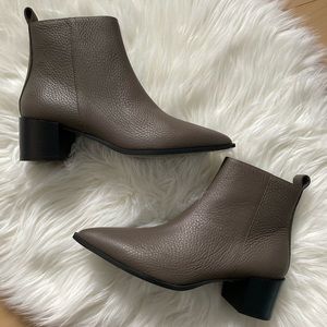 Everlane Boss boot dark taupe leather size 7.5
